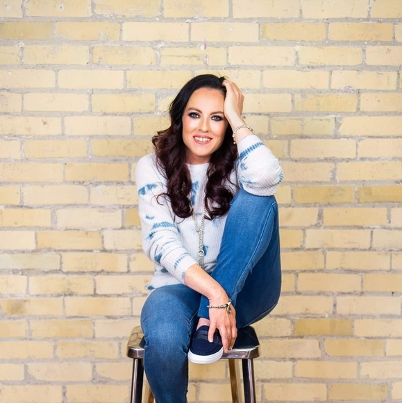 Meet your Posher, Melissa - Picture 1 of 1